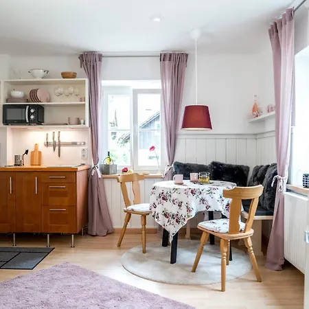 Апартаменты Family Hideaway Mit Baby- Und Kleinkindausstattung Гальштат